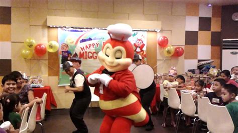 jollibee dance.